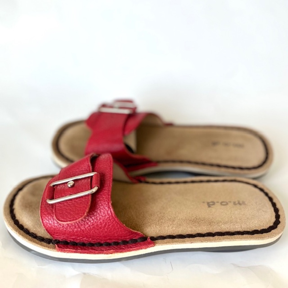 m.o.d Red lLeather Sandals